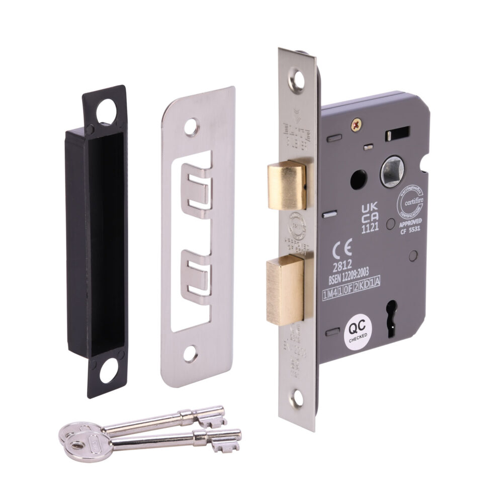 SNP 63mm UKCA/CE 3 Lever Sashlock cw box keep - Bolt Through